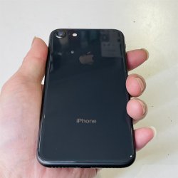 iPhone 8 64Go Noir - iPhone reconditionné -Livré en boîte avec les accessoires