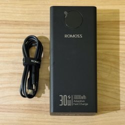 Batterie de secours Romoss avec câbles rapide 30000mAh QC+PD POWER BANK (30W)